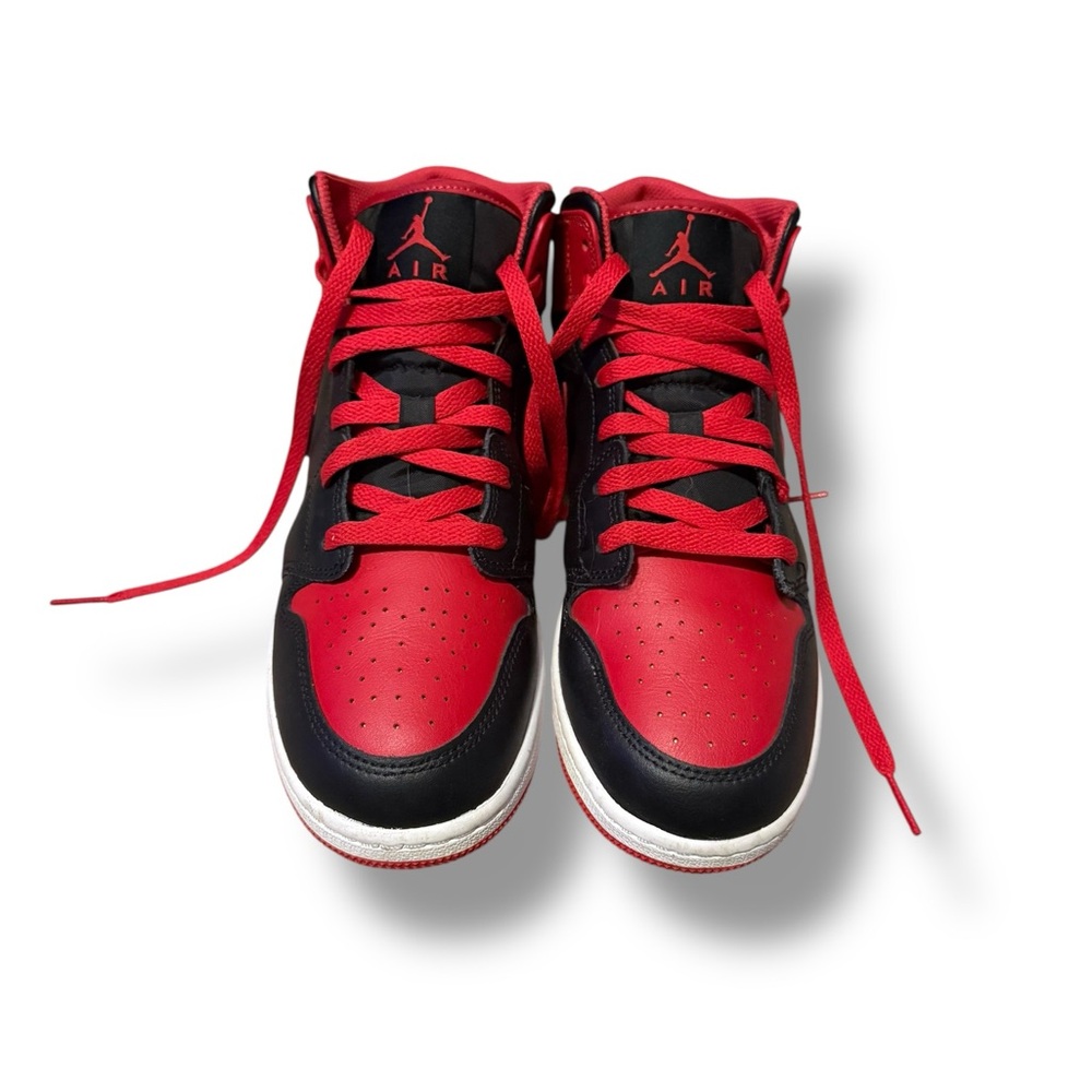 *could ground my kid forever* NWOT Nike Air Jordan 1 Mid